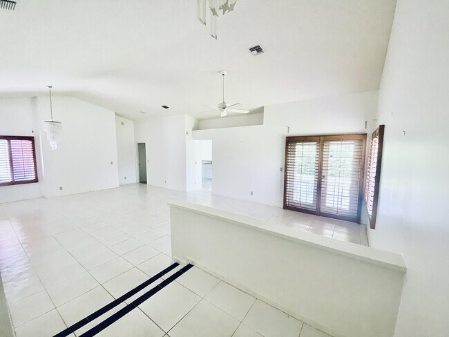 Building Photo - 10533 Mendocino Ln