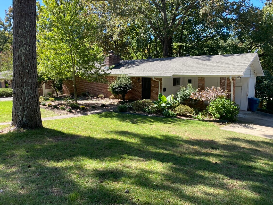 Primary Photo - 147 Jewell Rd