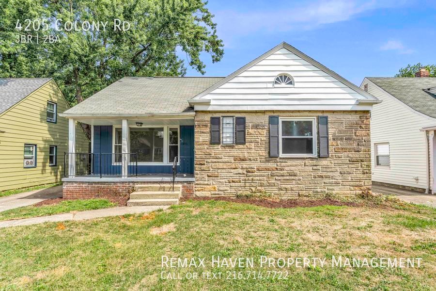 Foto principal - 4205 Colony Rd, South Euclid - Spacious 3 ...