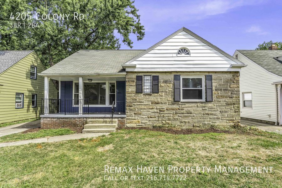 Primary Photo - 4205 Colony Rd, South Euclid - Spacious 3 ...