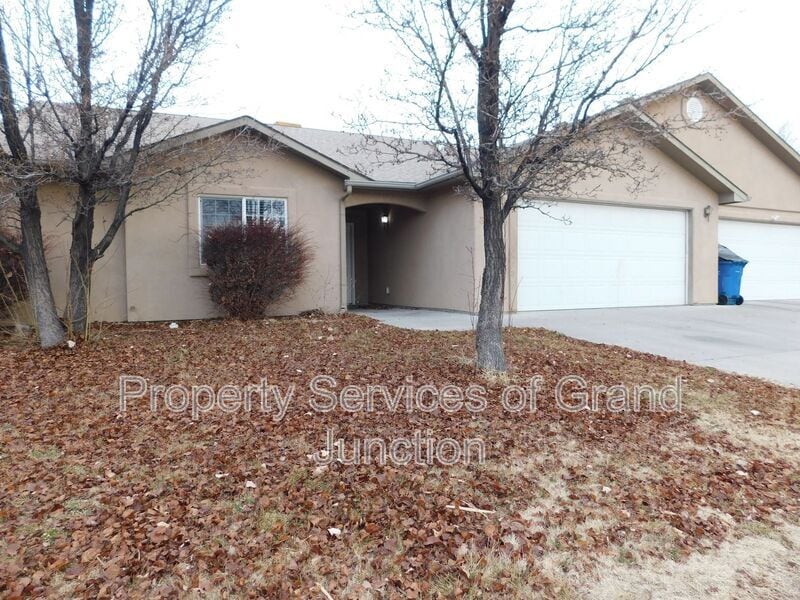 Photo - 3016 Oakwood Drive