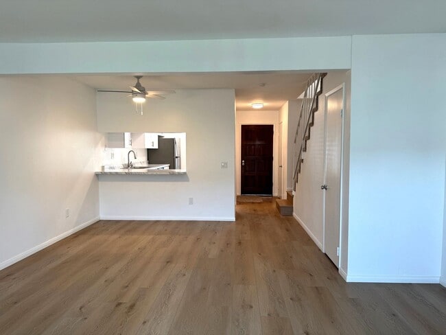 Building Photo - Beautifully Renovated Corner Unit in Santee!