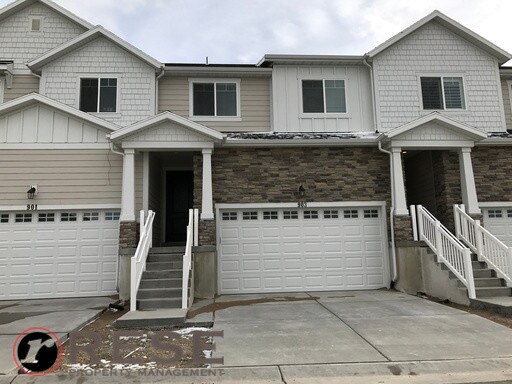 Primary Photo - Beautiful Edge Town Home for Rent