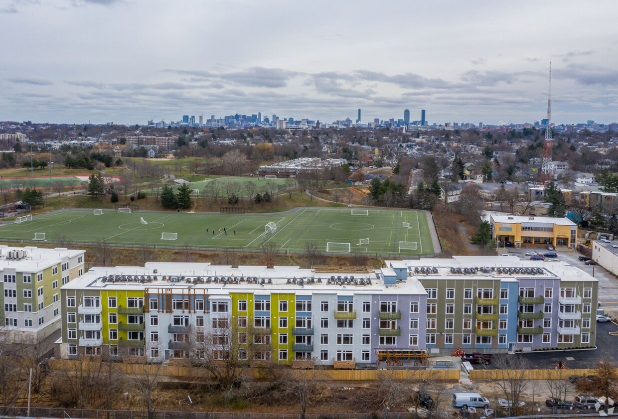 Building Photo - Huge Studio in Cambridge Minutes from the Red Line