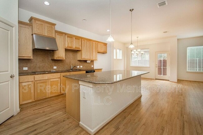 Building Photo - 1212 Naples Dr