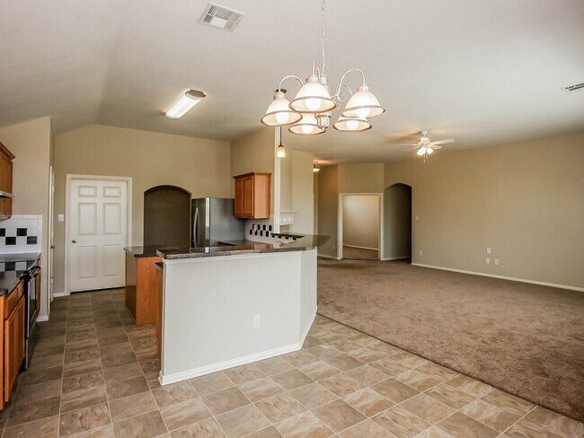 Foto del edificio - 6428 Canyon Lake Dr