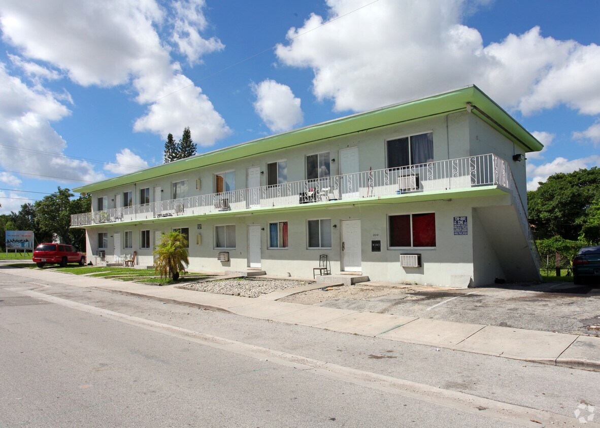 Building Photo - 3500 NW 3rd Ave