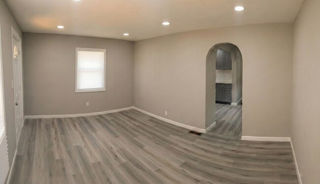 Foto del edificio - Freshly Remodeled 4-Bedroom House w/ Private Yard in Oakland
