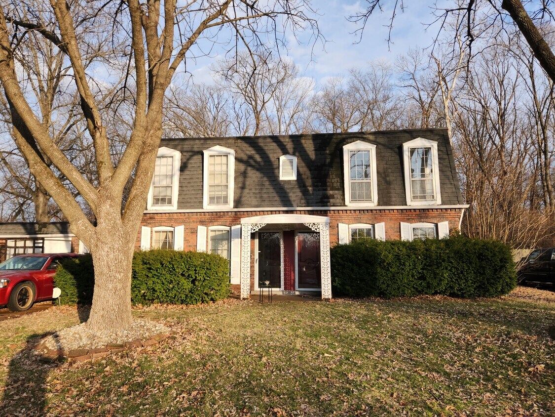 36 Berkshire Dr, Belleville, IL 62223 Townhome Rentals in Belleville