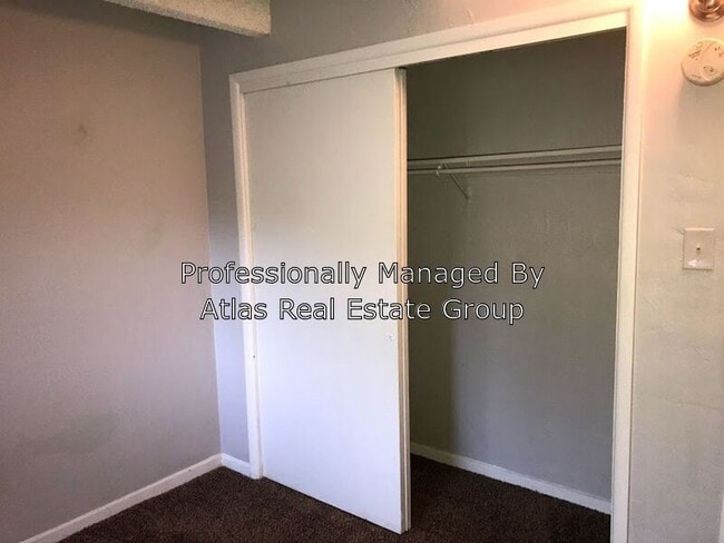 Building Photo - 137 W Broadmoor Dr