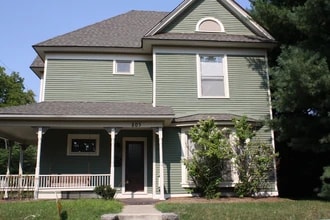 Building Photo - 805 N Lincoln St