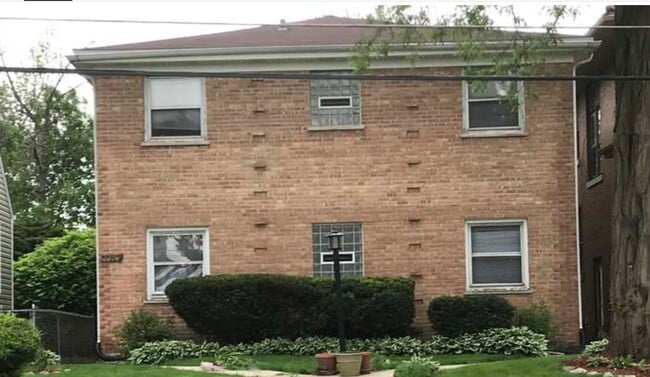 Building Photo - 2204 W 123rd St