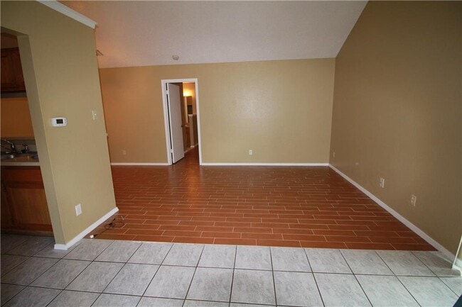 Building Photo - 12316 Dellrey Dr