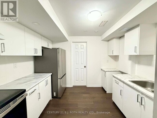 Building Photo - 90 Pappain Crescent