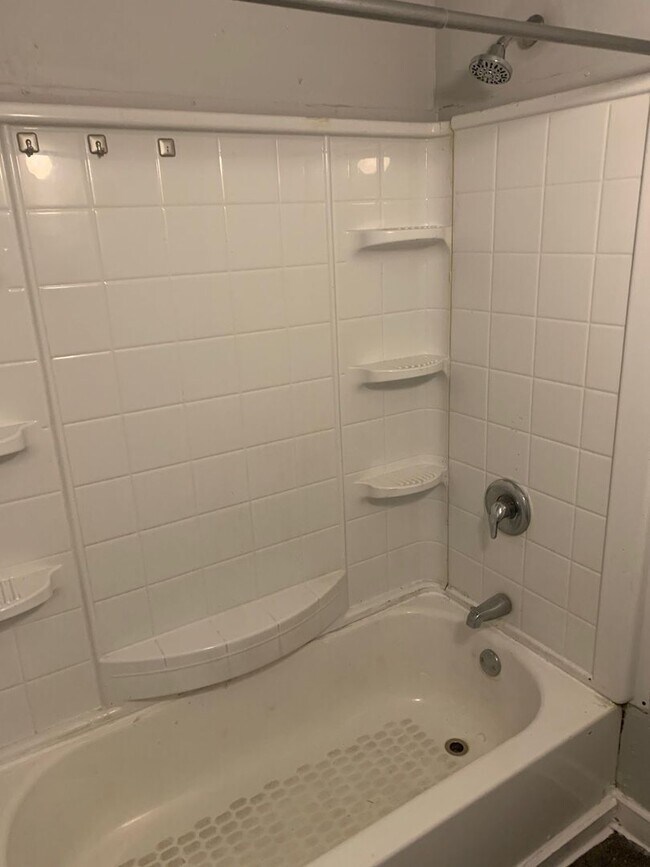Foto del edificio - 710 Kewaunee St. (Duplex)