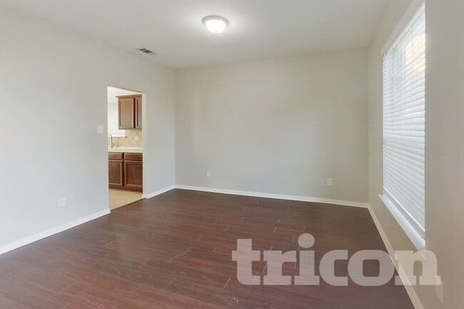 Building Photo - 107 Evening Star Cir