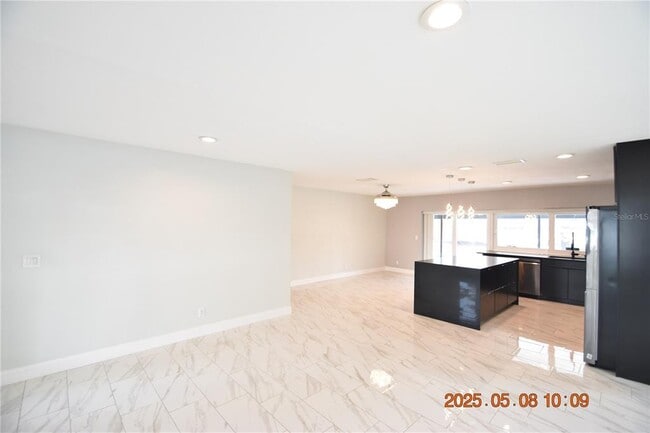 Building Photo - 1019 Spindle Palm Way
