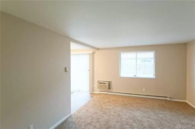 Foto del edificio - 5375 Dunmore Dr