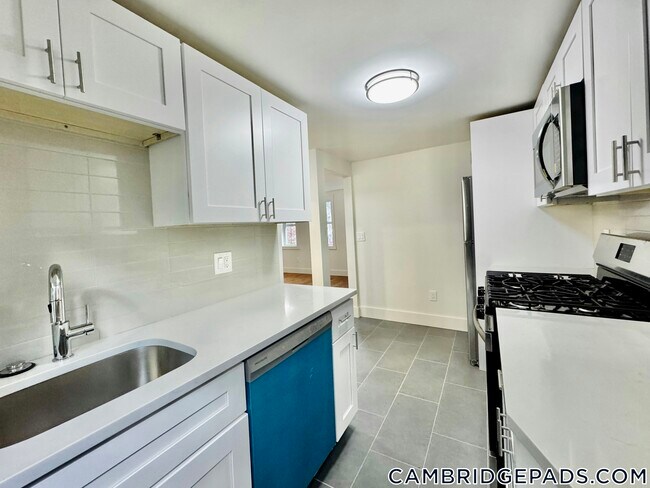 Building Photo - 38 Gibson St