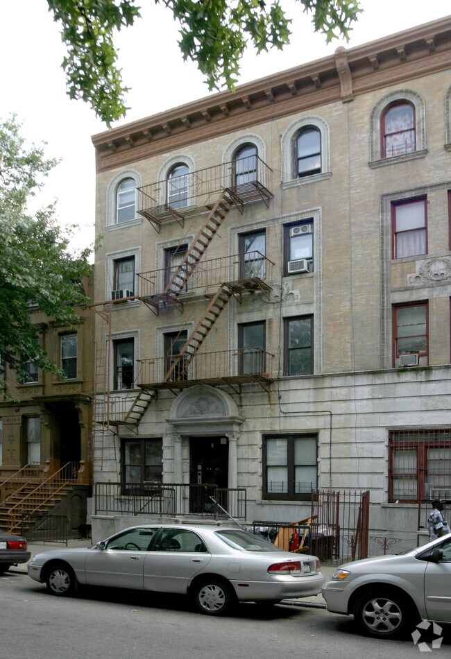 Building Photo - 102 Macon St