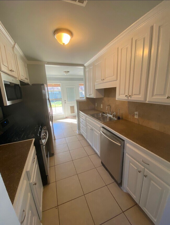 Foto del edificio - 1129 Len St