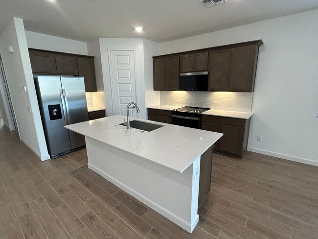 Building Photo - 17728 W Vogel Ave