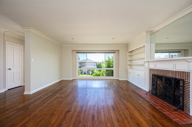 Foto del edificio - 1763 Kelton Ave