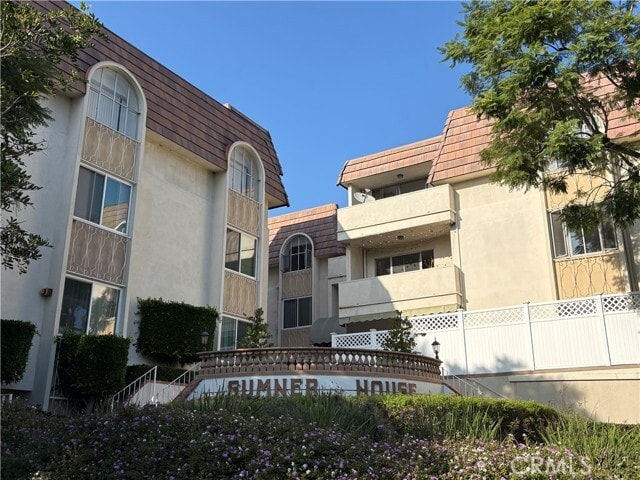 Foto del edificio - 5625 N Sumner Way