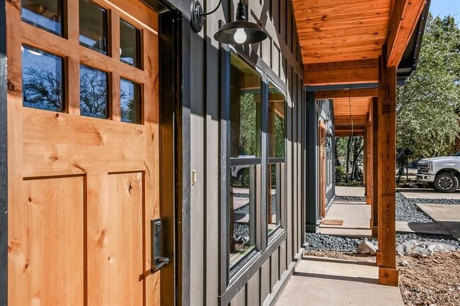 Foto del edificio - 122 Shady Bluff Dr