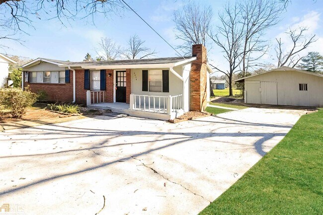 Building Photo - 6654 Lamar Hutcheson Pkwy