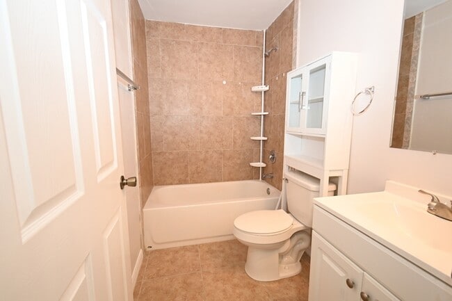 Building Photo - 613 SE 14th St