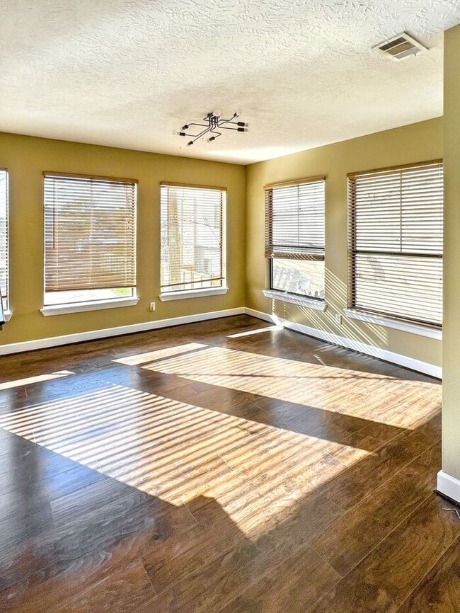Building Photo - Welcome to your new house!