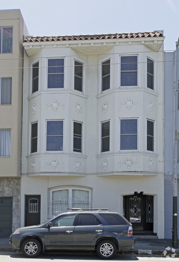 Primary Photo - 1737 Chestnut