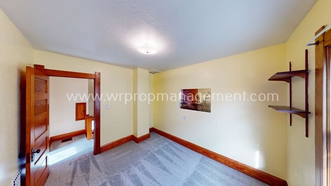 Building Photo - 3 Bedroom 1 Bathroom Home for Rent Near Gl...