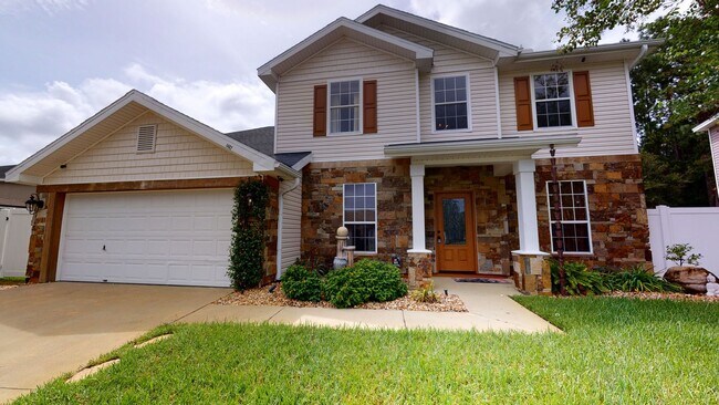 Foto del edificio - Beautiful 4 bedroom, 2.5 bathroom home for...