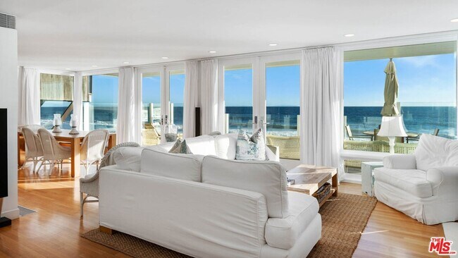 Foto del edificio - 25212 Malibu Rd