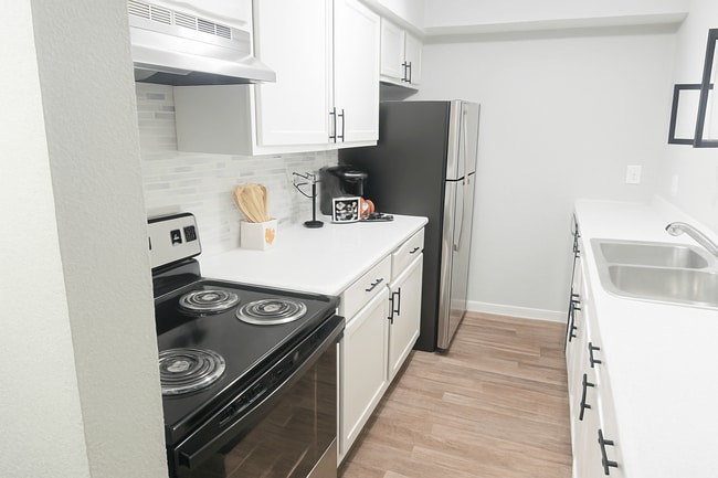 Foto del edificio - City West Apartment Homes