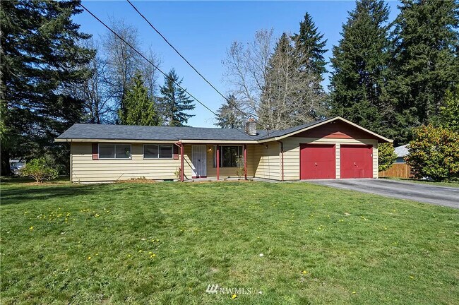 Front - 3435 Pine Tree Dr SE