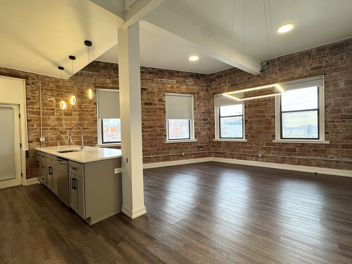 Foto principal - 1211 W 27th St