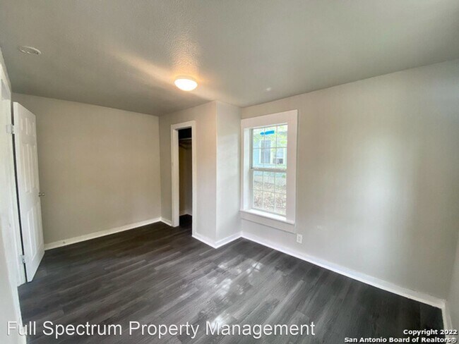 Building Photo - 3 br, 1 bath House - 124 Belmont