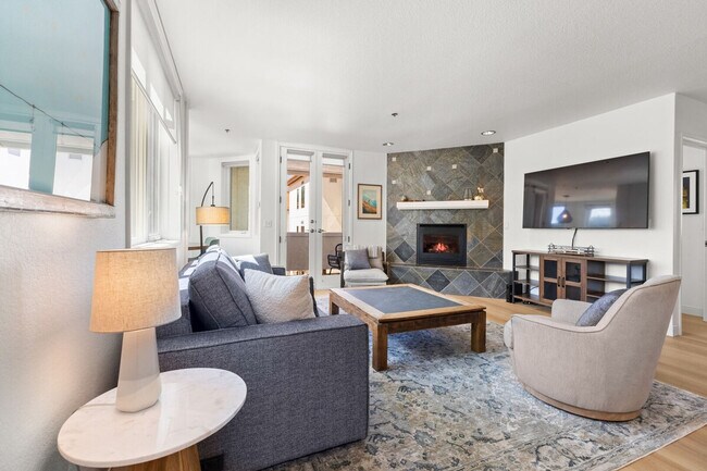 Foto del edificio - 2546 Evergreen Ln