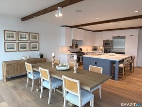 Building Photo - 111 Rowayton Ave