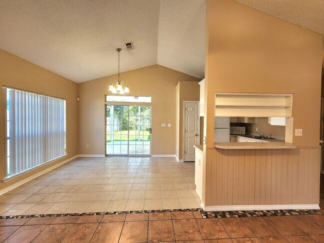 Building Photo - Charming three-bedroom Home