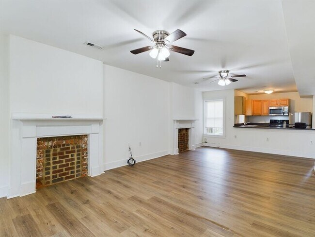 Building Photo - 1814 Parkwood Ave