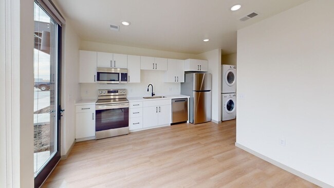 Interior Photo - Maple Rock Reserve