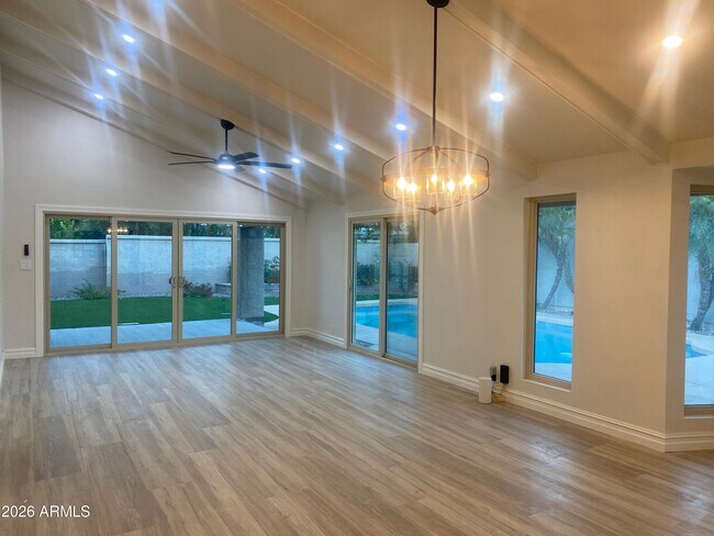 Foto del edificio - 7606 E Vía De Lindo