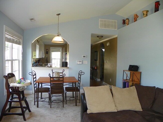 Foto del edificio - 4112 Huntsmoor Ln