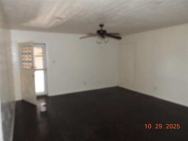 Foto del edificio - 2510 Meadow Ln