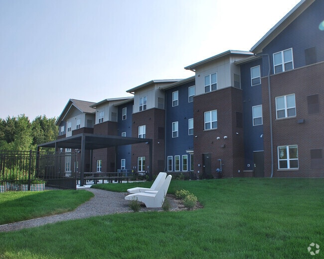 Building Photo - Marketplace Crossing