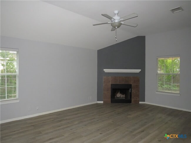 Foto del edificio - 18913 Leigh Ln